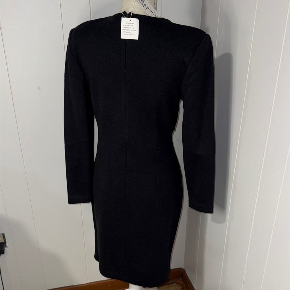 Chic Black Long Sleeve Dress with Embroidered Detail - Picture 5 of 8